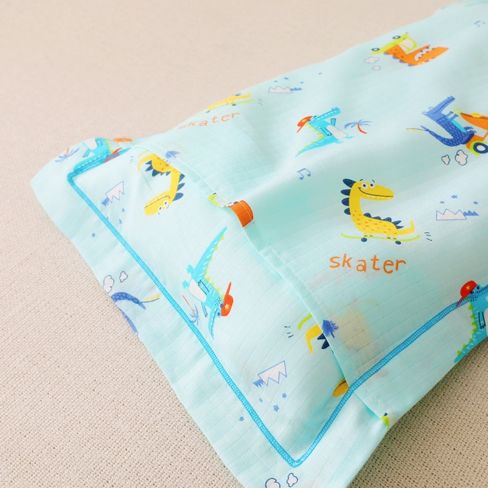 91家纺网 家纺一手货源 找家纺 乐秀家纺 2023新款A类双层纱卡通印花儿童幼儿园枕套 动感恐龙