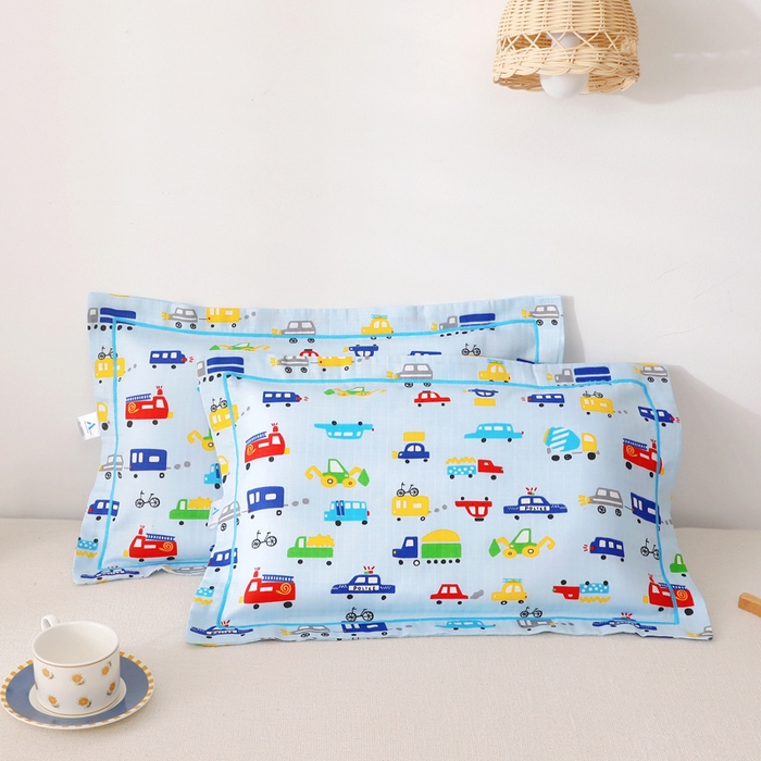91家纺网 家纺一手货源 找家纺 乐秀家纺 2023新款A类双层纱卡通印花儿童幼儿园枕套 多彩汽车