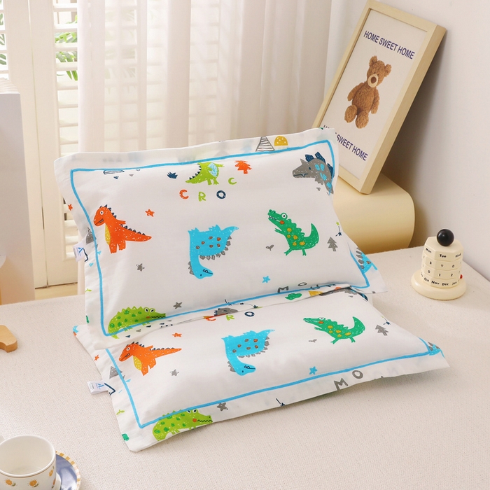 91家纺网 家纺一手货源 找家纺 乐秀家纺 2023新款A类双层纱卡通印花儿童幼儿园枕套 恐龙乐园