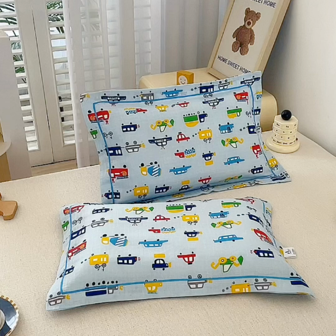 91家纺网 家纺一手货源 找家纺 乐秀家纺 2023新款A类双层纱卡通印花儿童幼儿园枕套 多彩汽车
