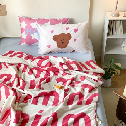 91家纺网 家纺一手货源 找家纺 桃喜 2024新品甜辣潮酷全棉印花夏被-风格二 灵动粉