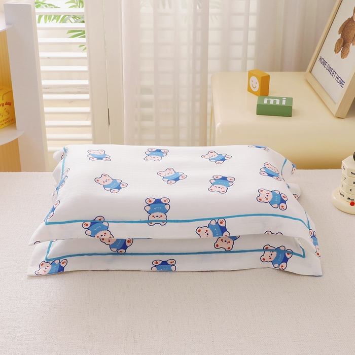 91家纺网 家纺一手货源 找家纺 乐秀家纺 2023新款A类双层纱卡通印花儿童幼儿园枕套 快乐熊仔
