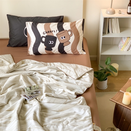 91家纺网 家纺一手货源 找家纺 （总）桃喜 2024新品甜辣潮酷全棉印花夏被-风格二