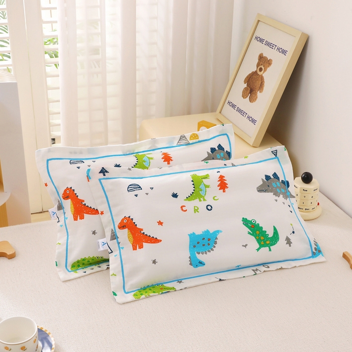 91家纺网 家纺一手货源 找家纺 乐秀家纺 2023新款A类双层纱卡通印花儿童幼儿园枕套 恐龙乐园
