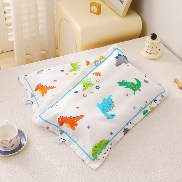 91家纺网 家纺一手货源 找家纺 乐秀家纺 2023新款A类双层纱卡通印花儿童幼儿园枕套 恐龙乐园