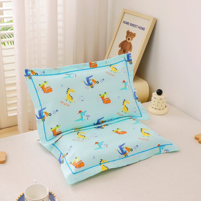 91家纺网 家纺一手货源 找家纺 乐秀家纺 2023新款A类双层纱卡通印花儿童幼儿园枕套 动感恐龙