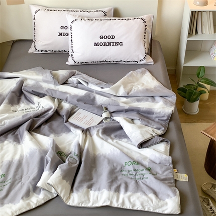 91家纺网 家纺一手货源 找家纺 （总）桃喜 2024新品甜辣潮酷全棉印花夏被-风格二