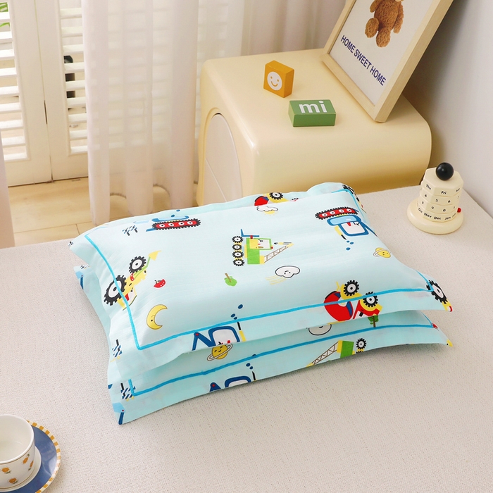 91家纺网 家纺一手货源 找家纺 乐秀家纺 2023新款A类双层纱卡通印花儿童幼儿园枕套 挖机总动员