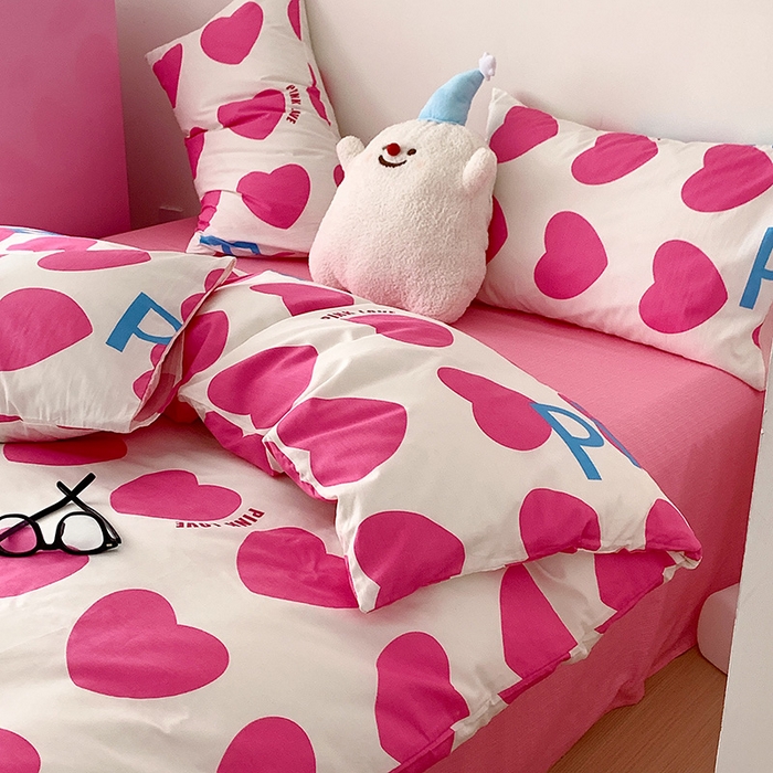91家纺网 家纺一手货源 找家纺 桃子 2023新款少女甜酷风兔子纯棉印花系列四件套 纯棉-粉色桃心