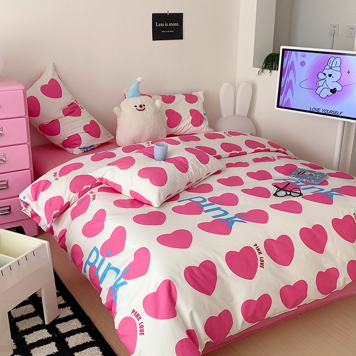 91家纺网 家纺一手货源 找家纺 桃子 2023新款少女甜酷风兔子纯棉印花系列四件套 纯棉-粉色桃心