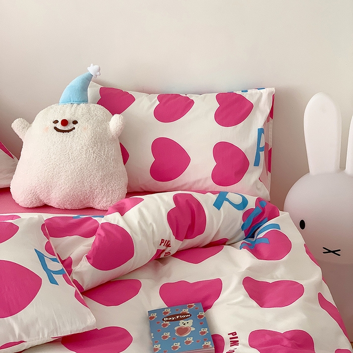 91家纺网 家纺一手货源 找家纺 桃子 2023新款少女甜酷风兔子纯棉印花系列四件套 纯棉-粉色桃心