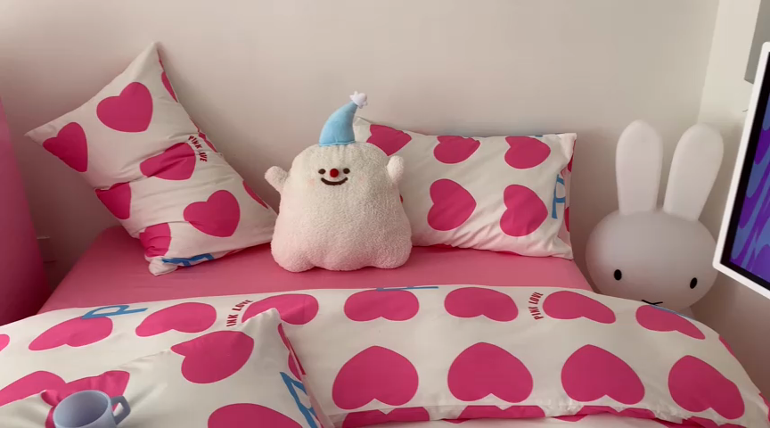 91家纺网 家纺一手货源 找家纺 桃子 2023新款少女甜酷风兔子纯棉印花系列四件套 纯棉-粉色桃心