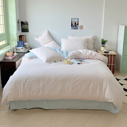 91家纺网 家纺一手货源 找家纺 (总) 三朵 2023新款全棉提花贡缎锻格四件套-场景二