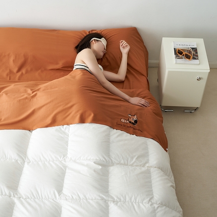 91家纺网 家纺一手货源 找家纺 （总）风向标家纺 2023新款全棉大雁纹糯感软萌绣花隔脏睡袋