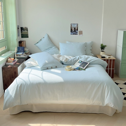 91家纺网 家纺一手货源 找家纺 (总) 三朵 2023新款全棉提花贡缎锻格四件套-场景二