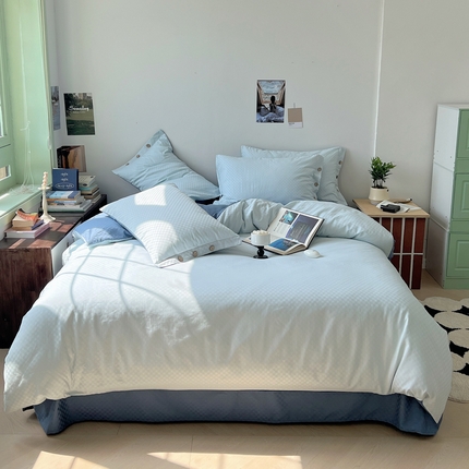 91家纺网 家纺一手货源 找家纺 (总) 三朵 2023新款全棉提花贡缎锻格四件套-场景二