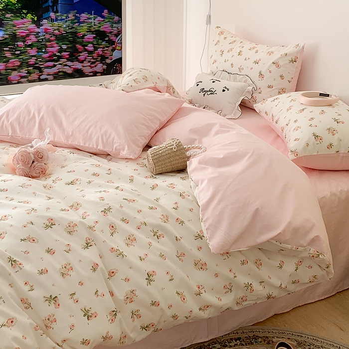 91家纺网 家纺一手货源 找家纺 昔可家纺 2023新款全棉怦然心动小花系列四件套 粉黛落樱