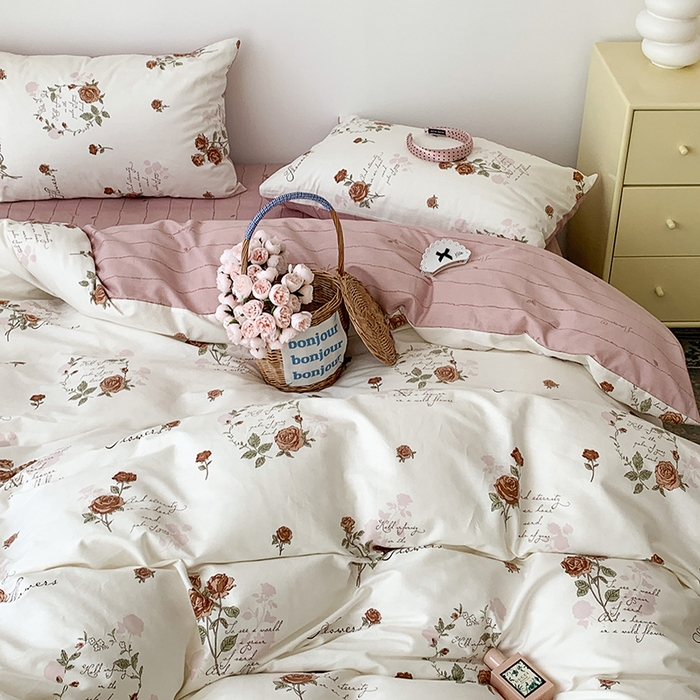 91家纺网 家纺一手货源 找家纺 昔可家纺 2023新款全棉怦然心动小花系列四件套 中古字母玫瑰