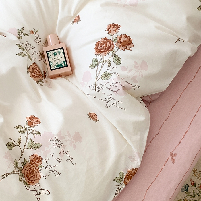 91家纺网 家纺一手货源 找家纺 昔可家纺 2023新款全棉怦然心动小花系列四件套 中古字母玫瑰