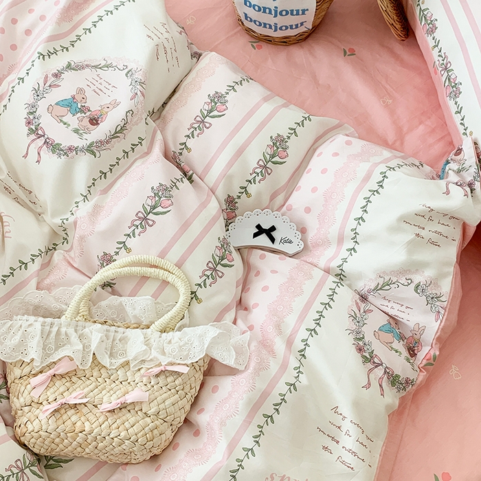 91家纺网 家纺一手货源 找家纺 昔可家纺 2023新款全棉怦然心动小花系列四件套 安妮兔兔花园