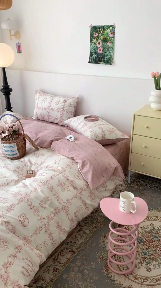 91家纺网 家纺一手货源 找家纺 昔可家纺 2023新款全棉怦然心动小花系列四件套 素描兔兔