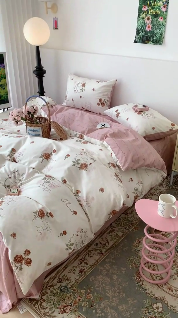 91家纺网 家纺一手货源 找家纺 昔可家纺 2023新款全棉怦然心动小花系列四件套 中古字母玫瑰