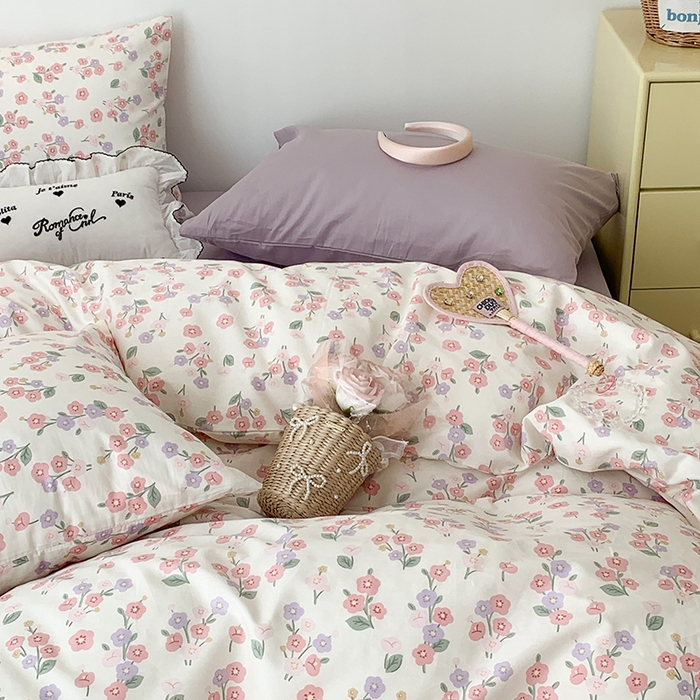 91家纺网 家纺一手货源 找家纺 昔可家纺 2023新款全棉怦然心动小花系列四件套 薄樱粉枝