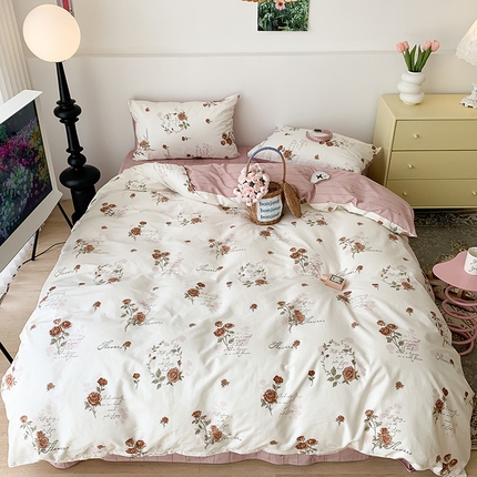 91家纺网 家纺一手货源 找家纺 昔可家纺 2023新款全棉怦然心动小花系列四件套 中古字母玫瑰