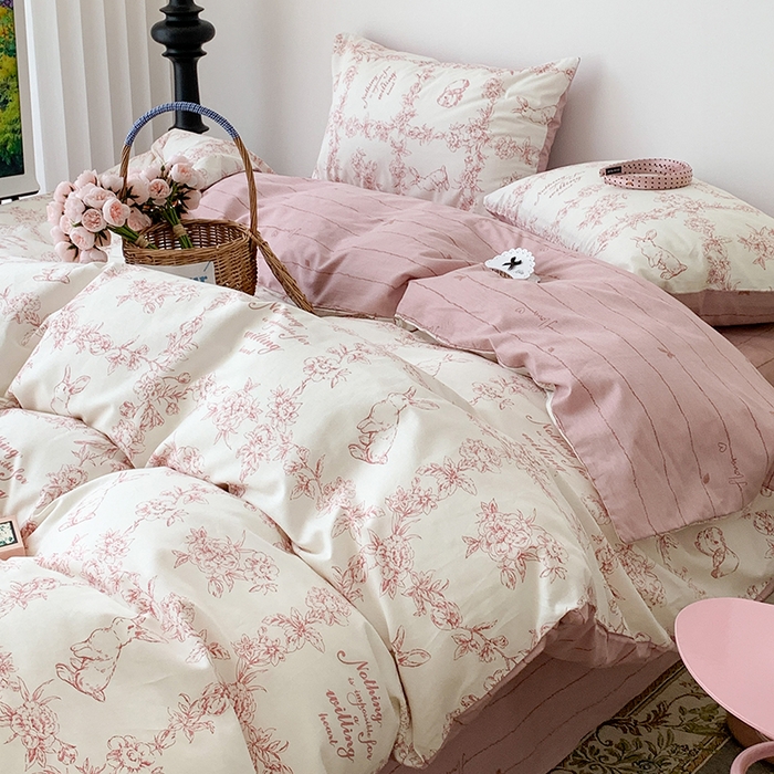 91家纺网 家纺一手货源 找家纺 昔可家纺 2023新款全棉怦然心动小花系列四件套 素描兔兔