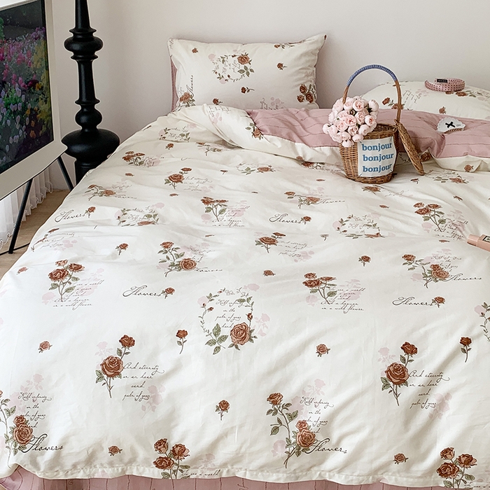 91家纺网 家纺一手货源 找家纺 昔可家纺 2023新款全棉怦然心动小花系列四件套 中古字母玫瑰