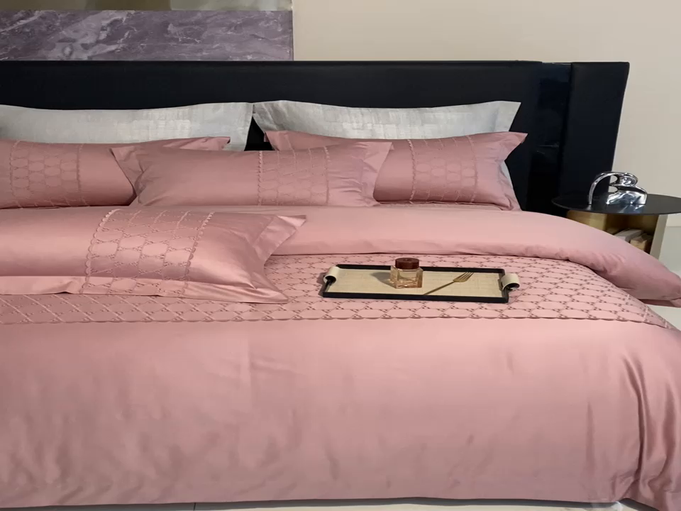 91家纺网 家纺一手货源 找家纺 OL家纺 2023新款100支双股长绒棉床盖夹棉提花四件套 华尔兹-豆沙粉