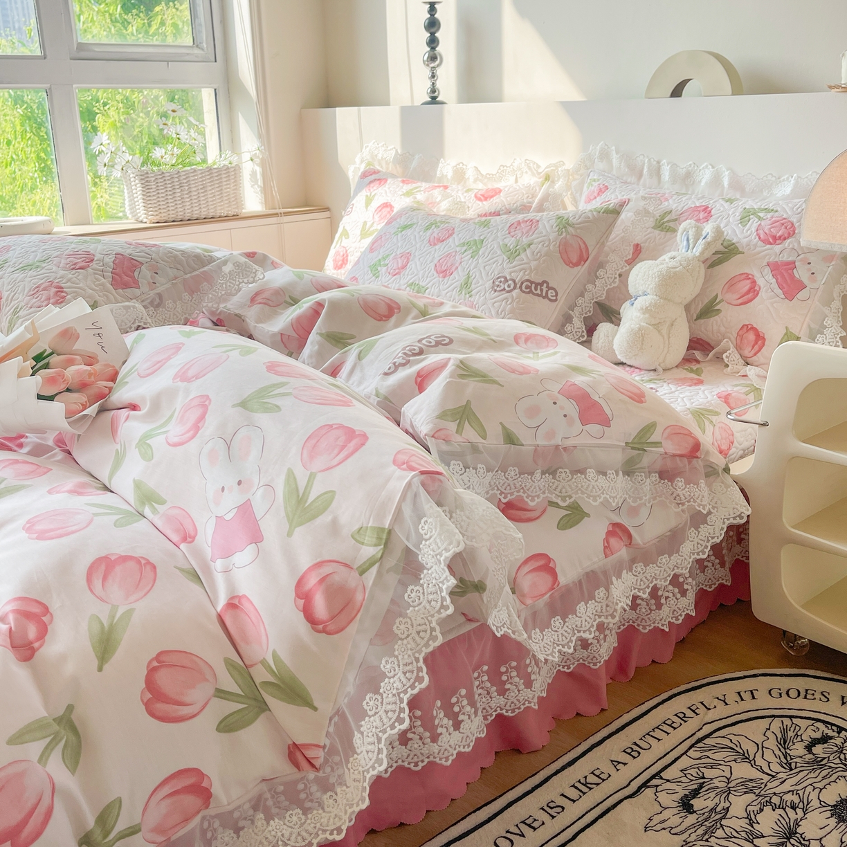 91家纺网 家纺一手货源 找家纺 添越2024小清新韩版蕾丝款花边纯棉夹棉床盖三件套全棉 花仙兔 蕾丝款