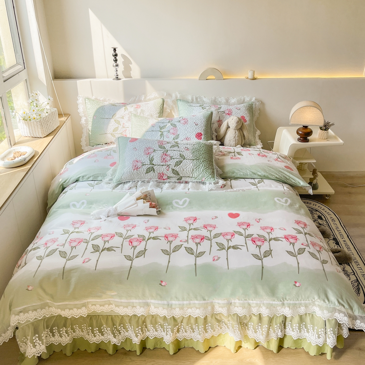 91家纺网 家纺一手货源 找家纺 添越2024小清新韩版蕾丝款花边纯棉夹棉床盖三件套全棉 玫瑰之约蕾丝款