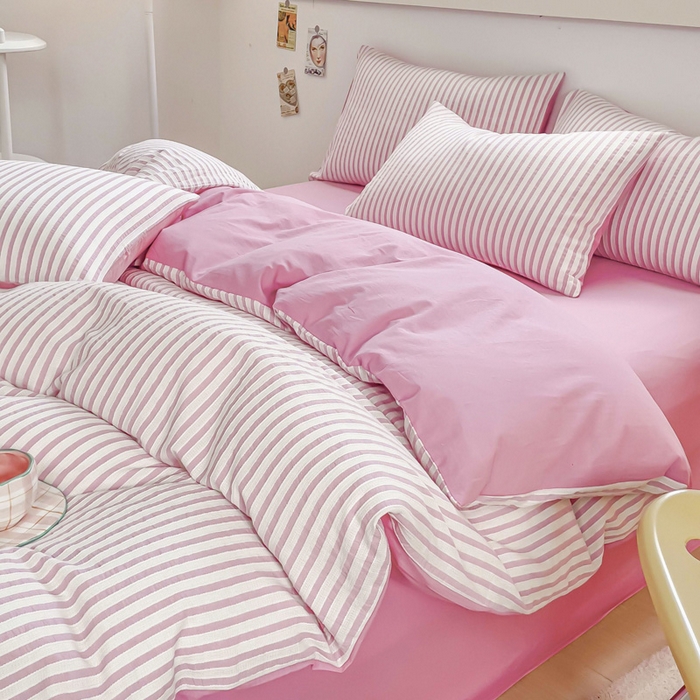 91家纺网 家纺一手货源 找家纺 千朵 2023新款全棉色织条纹四件套 色织条纹玫红