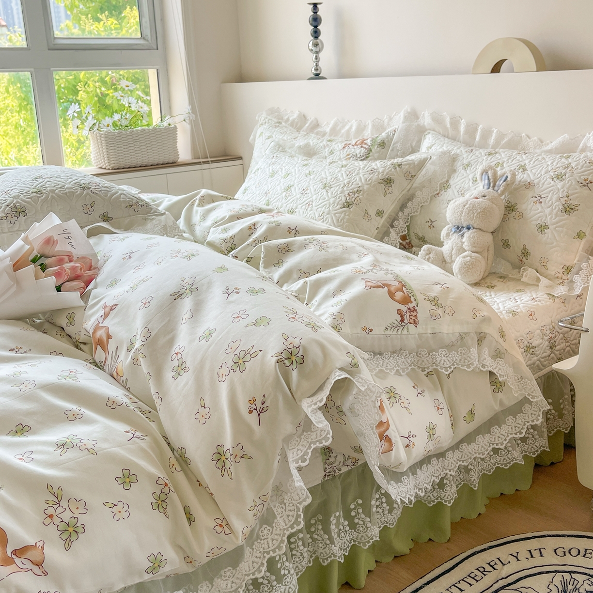 91家纺网 家纺一手货源 找家纺 添越2024小清新韩版蕾丝款花边纯棉夹棉床盖三件套全棉 森林仙境蕾丝款