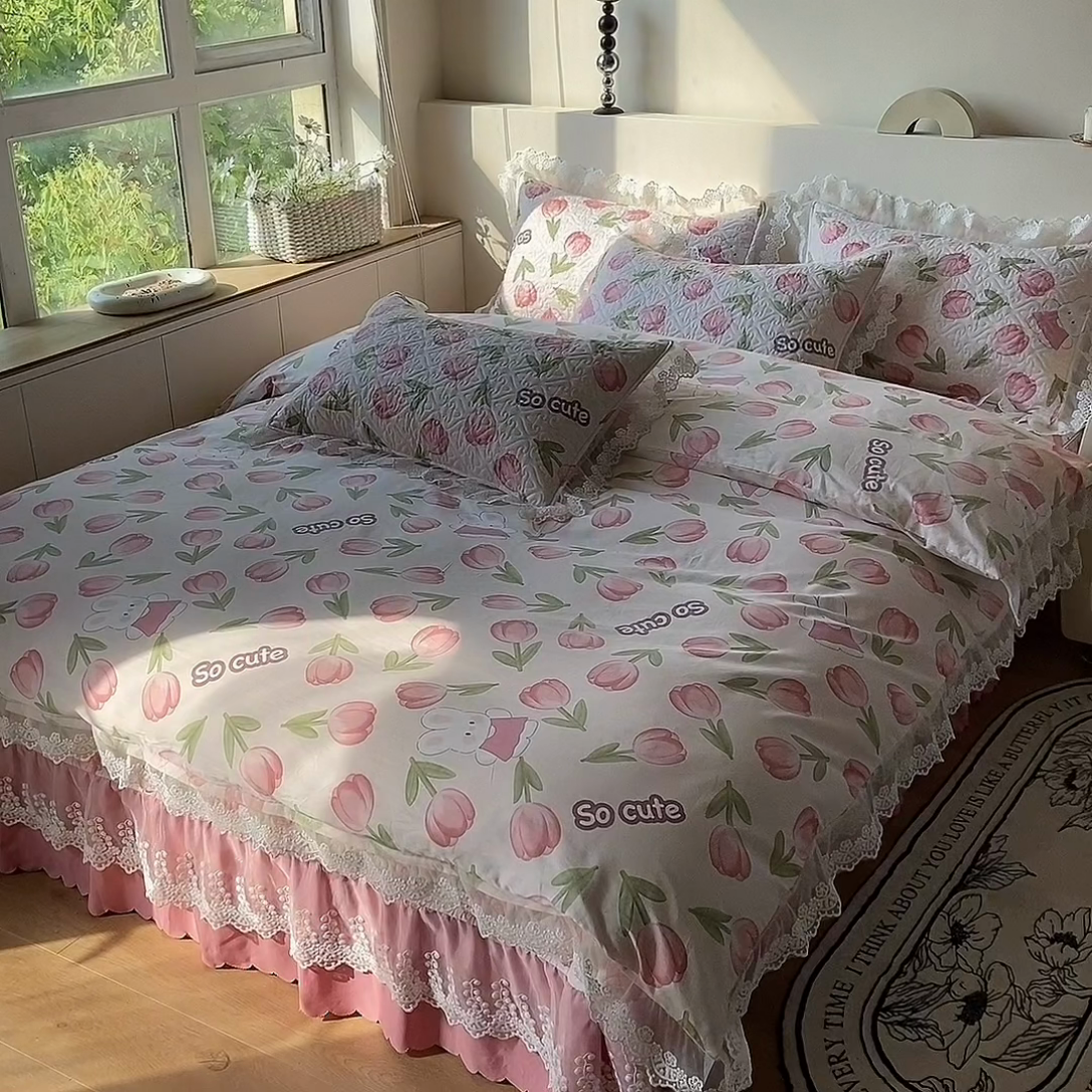 91家纺网 家纺一手货源 找家纺 添越2024小清新韩版蕾丝款花边纯棉夹棉床盖三件套全棉 花仙兔 蕾丝款