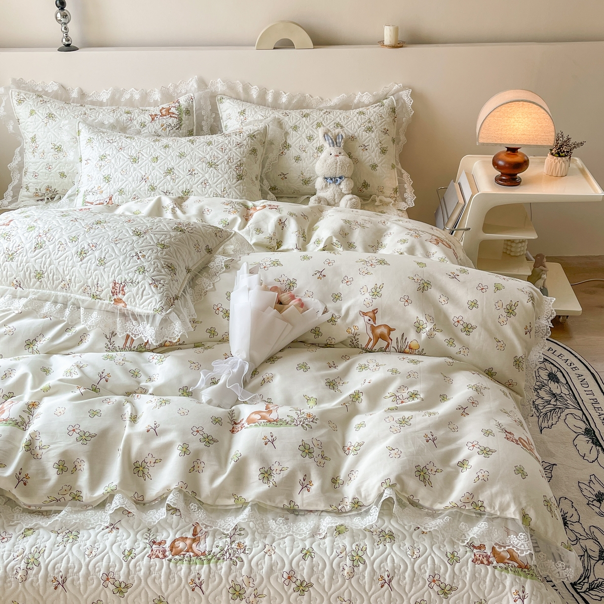 91家纺网 家纺一手货源 找家纺 添越2024小清新韩版蕾丝款花边纯棉夹棉床盖三件套全棉 森林仙境蕾丝款