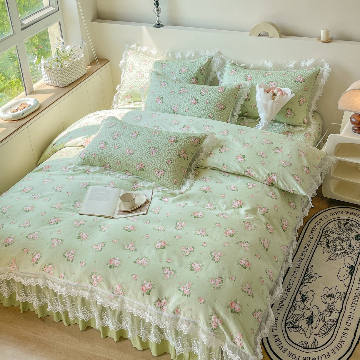 91家纺网 家纺一手货源 找家纺 添越2024小清新韩版蕾丝款花边纯棉夹棉床盖三件套全棉 芊芊花园蕾丝款