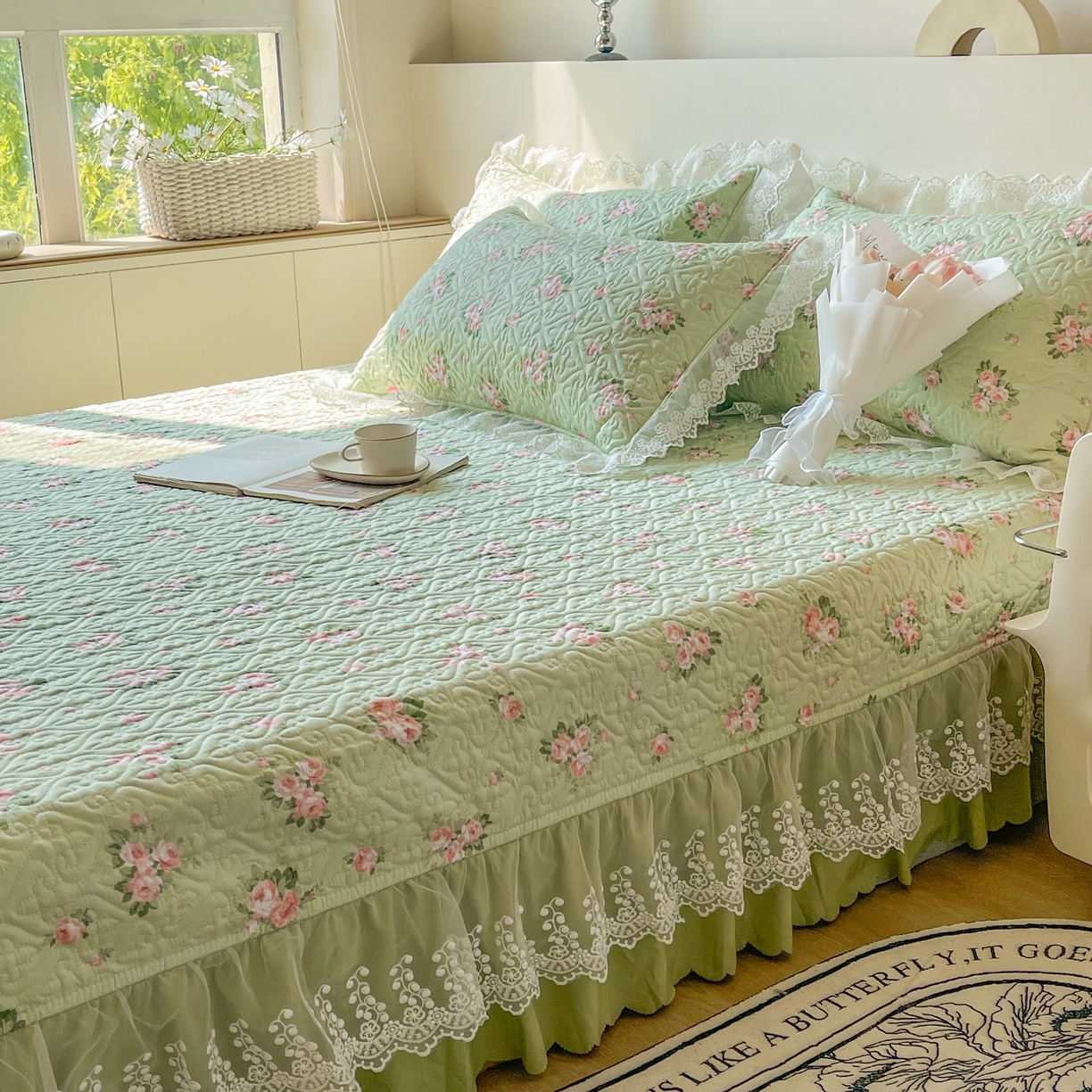 91家纺网 家纺一手货源 找家纺 添越2024小清新韩版蕾丝款花边纯棉夹棉床盖三件套全棉 芊芊花园蕾丝款