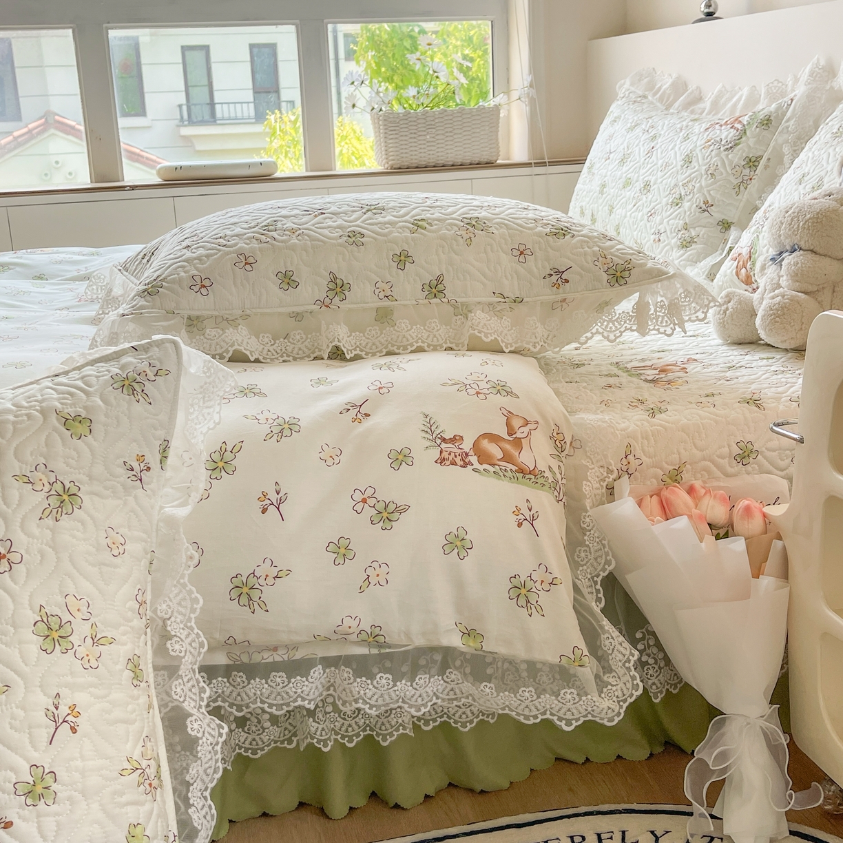 91家纺网 家纺一手货源 找家纺 添越2024小清新韩版蕾丝款花边纯棉夹棉床盖三件套全棉 森林仙境蕾丝款