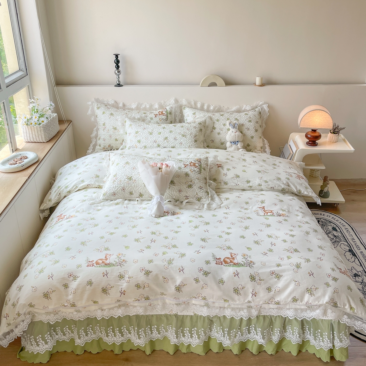 91家纺网 家纺一手货源 找家纺 添越2024小清新韩版蕾丝款花边纯棉夹棉床盖三件套全棉 森林仙境蕾丝款