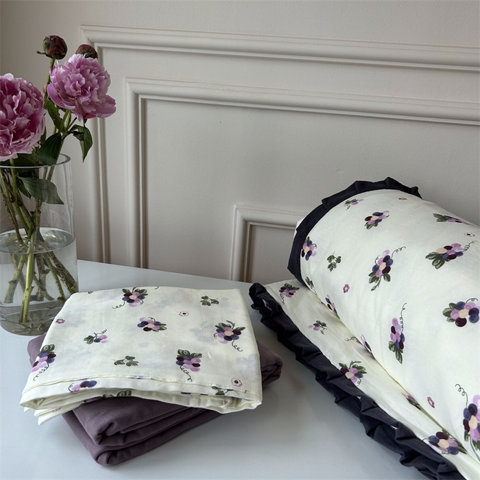 91家纺网 家纺一手货源 找家纺 源启生活 2023春夏新品皱皱纱花边款双层纱夏被 葡萄紫