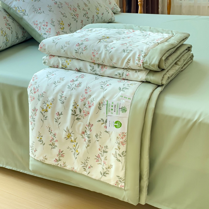 91家纺网 家纺一手货源 找家纺 千朵 2023新款冰激凌莱赛尔纤维系列夏被四件套 伊恬