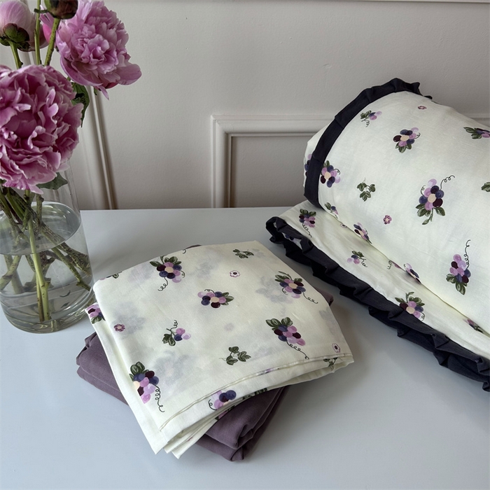 91家纺网 家纺一手货源 找家纺 源启生活 2023春夏新品皱皱纱花边款双层纱夏被 葡萄紫