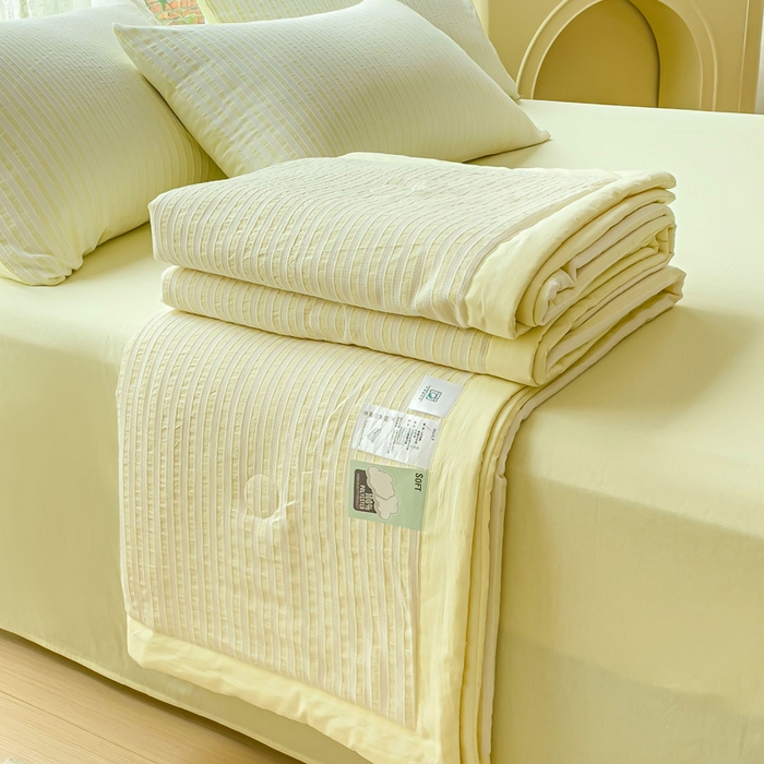 91家纺网 家纺一手货源 找家纺 千朵 2023新款A类全棉色织水洗棉夏被 锦瑟米黄