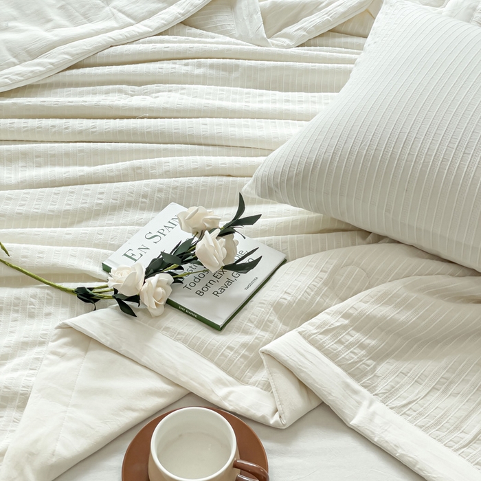 91家纺网 家纺一手货源 找家纺 千朵 2023新款A类全棉色织水洗棉夏被 锦瑟白