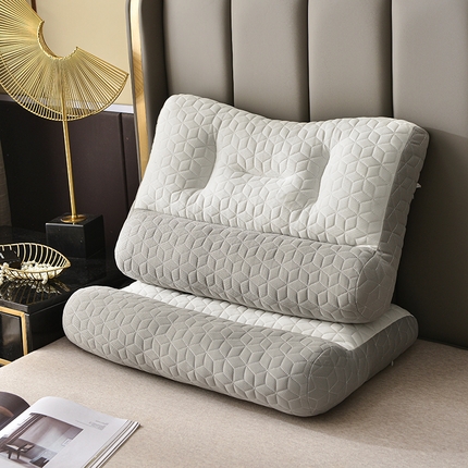 91家纺网 家纺一手货源 找家纺 梵希良品家纺 2023新款日式骨科乳胶片按摩反弓牵引枕分区护颈椎枕头助睡眠枕芯 牵引灰1000g