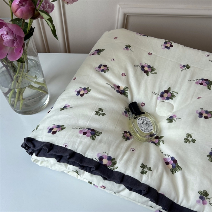 91家纺网 家纺一手货源 找家纺 源启生活 2023春夏新品皱皱纱花边款双层纱夏被 葡萄紫