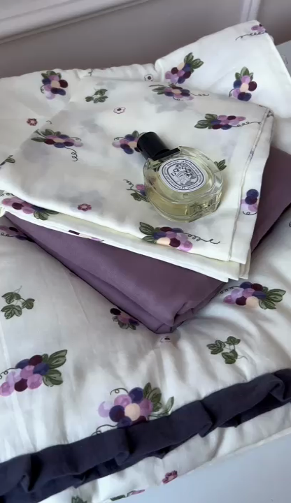 91家纺网 家纺一手货源 找家纺 源启生活 2023春夏新品皱皱纱花边款双层纱夏被 葡萄紫