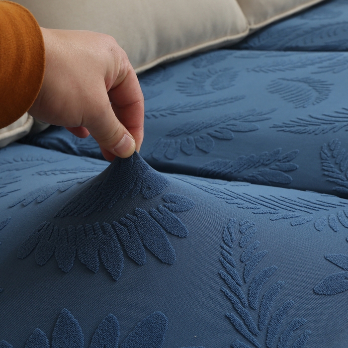 91家纺网 家纺一手货源 找家纺 兴妮雅家纺 2023新款大树叶防水弹力立体浮雕提花组合沙发坐垫套 宝蓝